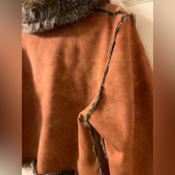 Cejon women’s faux fur and suede crop jacket size medium excellent condition - Picture 6 of 14